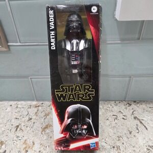Star Wars‎ Darth Vader Figure Boxed Hasbro Collectible Toy (slight box damage)